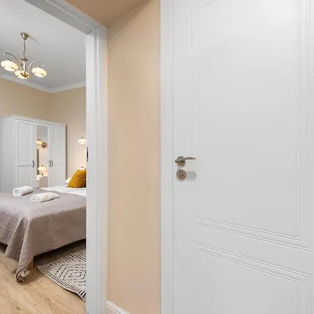 Filtrowa 75 By Homeprime